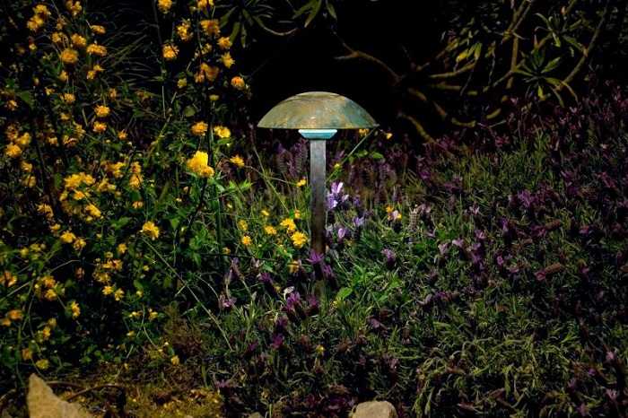 Nâng tầm không gian sân vườn bằng đèn trang trí cao cấp FX Luminaire
